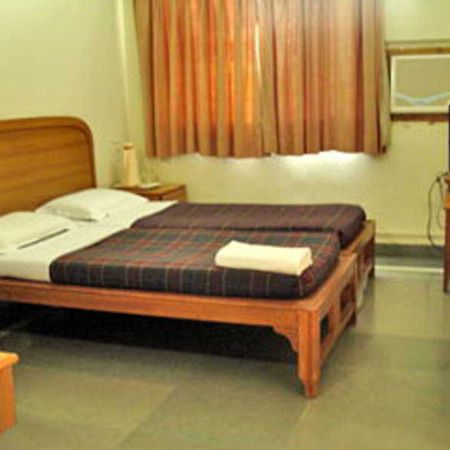 Meru Hotel Pune Eksteriør billede