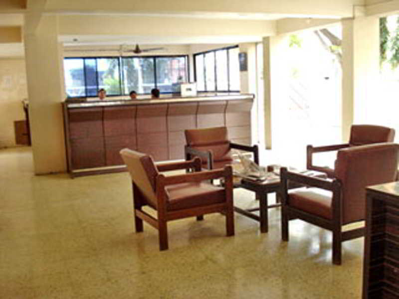 Meru Hotel Pune Eksteriør billede